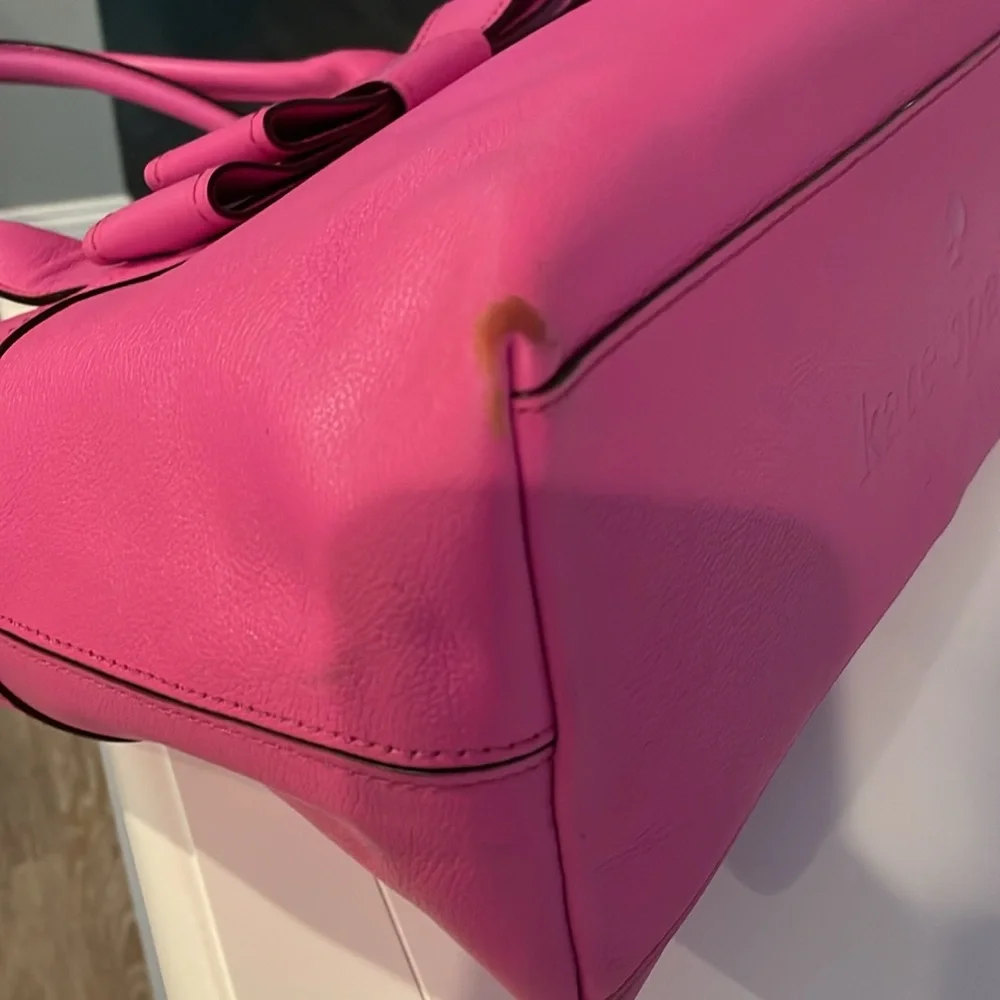 KATE SPADE large hot pink handbag with bow front and white, black interior - Picture 10 of 16